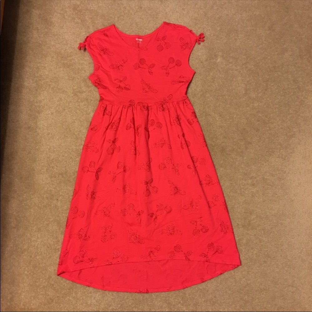 Gymboree dress with glittery 🐝 and 🍒.